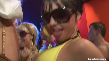 Bikini Beach Balls Part 4 - Cam 1 Screencap 55 on www.sinx.com