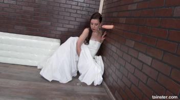 Tereza Bizarre the wedding cum slut Screencap 9 on www.sinx.com