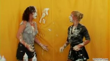 Pie Fight! Screencap 31 on www.sinx.com