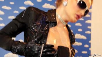 Babes In Black Splattered In White Screencap 35 on www.sinx.com