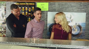 Bring The Bi To The Bar! Screencap 9 on www.sinx.com