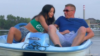 Boats And Hoes, Girl Blows Him Good On The Boat Screencap 15 on www.sinx.com