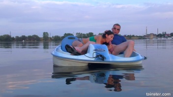 Boats And Hoes, Girl Blows Him Good On The Boat Screencap 21 on www.sinx.com