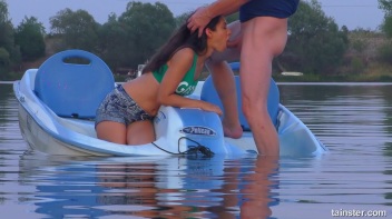 Boats And Hoes, Girl Blows Him Good On The Boat Screencap 29 on www.sinx.com