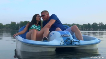 Boats And Hoes, Girl Blows Him Good On The Boat Screencap 8 on www.sinx.com