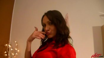 Piss Pal Showing How It's Done Screencap 2 on www.sinx.com