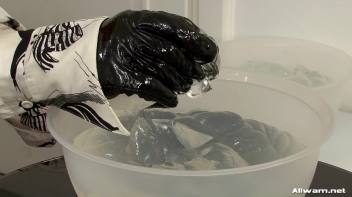 Barbara Summers Slimey Afternoon Screencap 1 on www.sinx.com