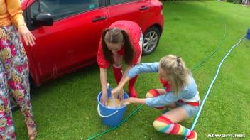 Country Chicks' Hog-Wild Wetlook Car Wash Screencap 5 on www.sinx.com