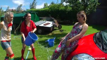 Country Chicks' Hog-Wild Wetlook Car Wash Screencap 64 on www.sinx.com