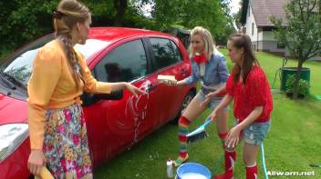 Country Chicks' Hog-Wild Wetlook Car Wash Screencap 13 on www.sinx.com