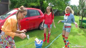 Country Chicks' Hog-Wild Wetlook Car Wash Screencap 19 on www.sinx.com