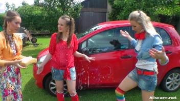 Country Chicks' Hog-Wild Wetlook Car Wash Screencap 32 on www.sinx.com