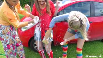 Country Chicks' Hog-Wild Wetlook Car Wash Screencap 35 on www.sinx.com