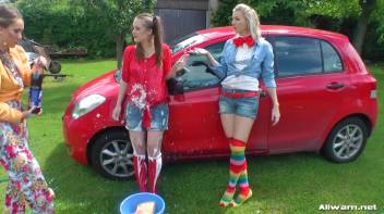 Country Chicks' Hog-Wild Wetlook Car Wash Screencap 37 on www.sinx.com