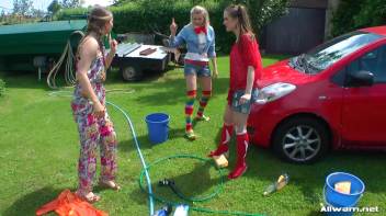 Country Chicks' Hog-Wild Wetlook Car Wash Screencap 44 on www.sinx.com