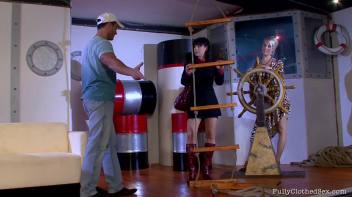 Threesome's Wild Sea Cruise Screencap 13 on www.sinx.com