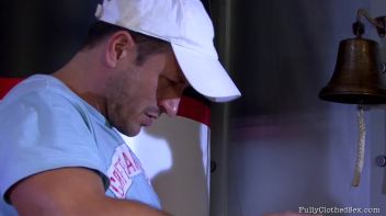 Threesome's Wild Sea Cruise Screencap 16 on www.sinx.com