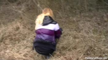 Field Of Blowjobs Screencap 100 on www.sinx.com