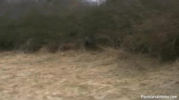 Field Of Blowjobs Screencap 11 on www.sinx.com