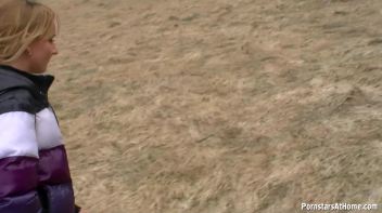 Field Of Blowjobs Screencap 12 on www.sinx.com