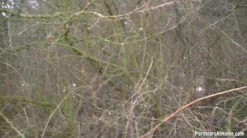 Field Of Blowjobs Screencap 23 on www.sinx.com