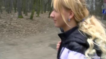 Field Of Blowjobs Screencap 7 on www.sinx.com