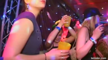 Blue Jean Babes Part 3 Cam 2 Screencap 10 on www.sinx.com