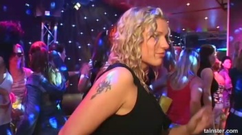 Blue Jean Babes Part 3 Cam 2 Screencap 7 on www.sinx.com