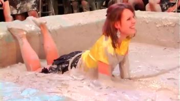 Crazy Bitches Covered in Filth Screencap 37 on www.sinx.com