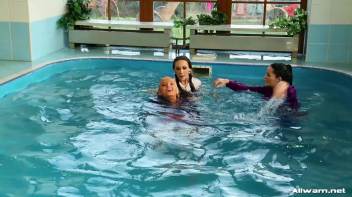 Wetlook Workout Screencap 94 on www.sinx.com