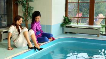 Wetlook Workout Screencap 13 on www.sinx.com