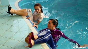 Wetlook Workout Screencap 30 on www.sinx.com