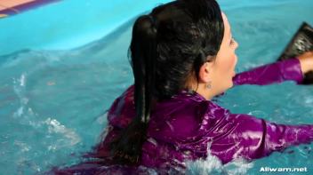 Wetlook Workout Screencap 61 on www.sinx.com