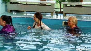 Wetlook Workout Screencap 74 on www.sinx.com