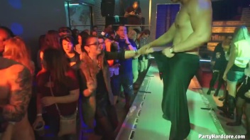 Party Hardcore Gone Crazy Vol. 33 Part 4 - Cam 1 Screencap 79 on www.sinx.com