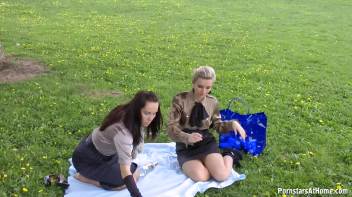 Eurobabes Know How To Have A Picnic Screencap 21 on www.sinx.com