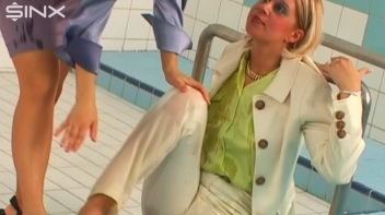 Silky Wet And Messy Fun Screencap 16 on www.sinx.com