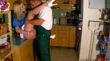 Fix The Washer Then Get Your Piss Fix Screencap 50 on www.sinx.com