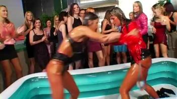 Christina Lee vs. Sarah Cross In The Mud Screencap 29 on www.sinx.com