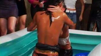 Christina Lee vs. Sarah Cross In The Mud Screencap 48 on www.sinx.com