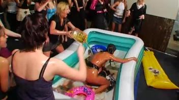 Christina Lee vs. Sarah Cross In The Mud Screencap 81 on www.sinx.com