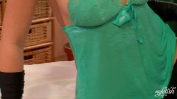 The Messy Massage Screencap 91 on www.sinx.com