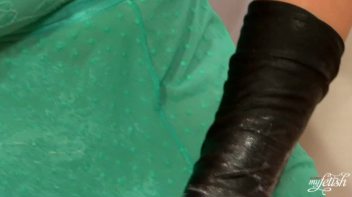 The Messy Massage Screencap 61 on www.sinx.com