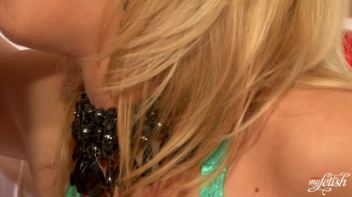 The Messy Massage Screencap 62 on www.sinx.com