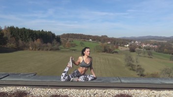 Yoga für Fortgeschrittene Screencap 6 on www.sinx.com