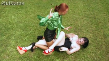 Pretty Pantiless Peeing Babes In The Park Screencap 68 on www.sinx.com