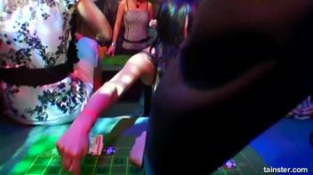 Pussy Casino Part 1 - Cam 2 Screencap 26 on www.sinx.com