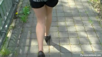 Super Cute Sweety Gives Riverside BJ! Screencap 5 on www.sinx.com