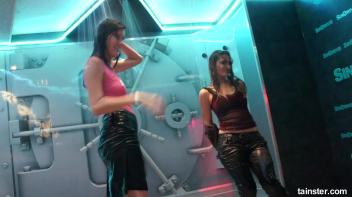 Allwam babes sharing their wet fun Screencap 37 on www.sinx.com