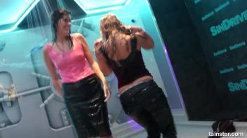 Allwam babes sharing their wet fun Screencap 39 on www.sinx.com